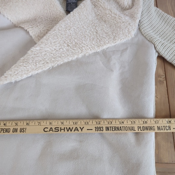 Off-White Faux Fur Knit Sweater Jacket SZ M - Picture 9 of 12